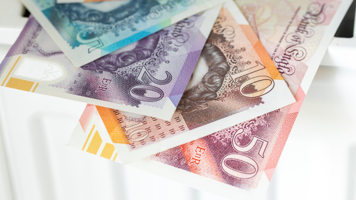 Korrupciós pénzből vették meg András herceg villáját? Megdöbbentő részletek kerültek elő