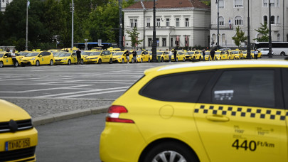 Eláraszthatják az önvezető taxik Budapestet: óriási befektetésről beszélt az egyik leggazdagabb magyar