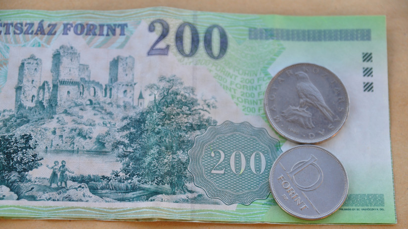 Ez most komoly, tényleg ilyen sokat ér ma egy régi papír 200-as? Bármelyik tárcában lapulhat egy