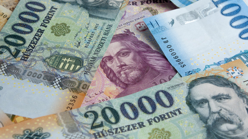 Erről kevesen mernek őszintén beszélni 2026-ban: meddig jó az erős forint Magyarországnak?