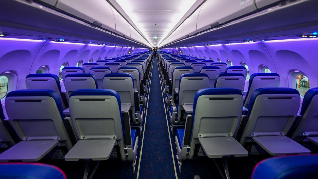 Nagy machinálás folyik a debreceni és a hévízi reptér körül: mire készülhet a magyar állam?