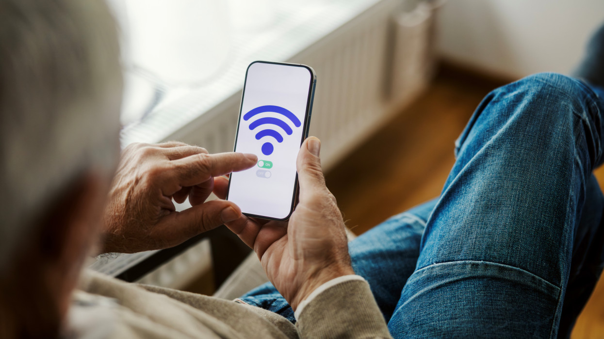 Döbbenet: ennyi magyar lopja a szomszédtól az internetet Magyarországon