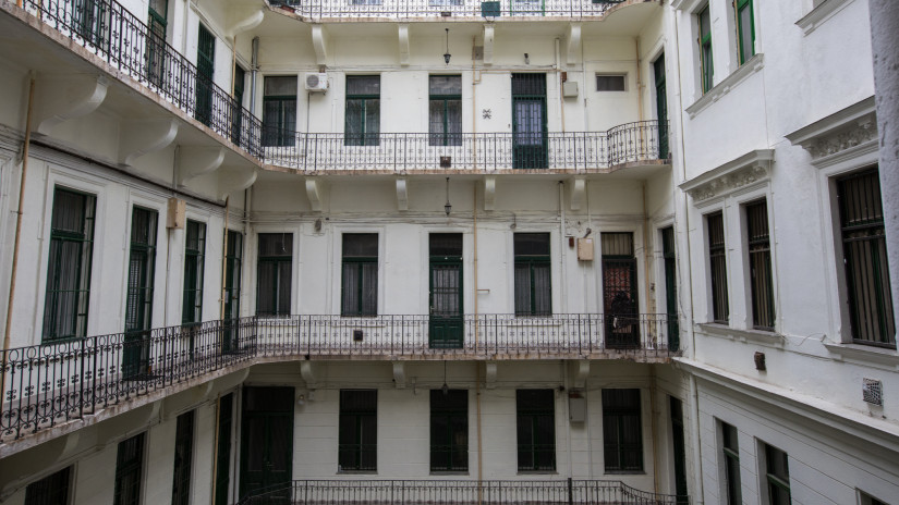 Eladó Lovasi Andrásék budapesti lakása: nem semmi pénzt kérnek érte, fotókon a prémium lakás