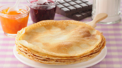 Guinness-rekordra készülnek a vidéki böllérversenyen: 5500 tojásból, 50 ezer palacsintát sütnek