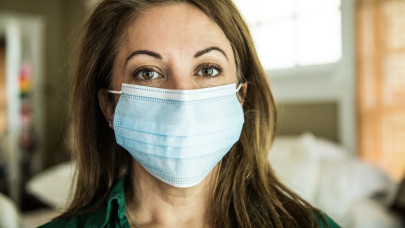 Újra kötelező a maszkviselés ezekben az intézményekben: nagy a riadalom!