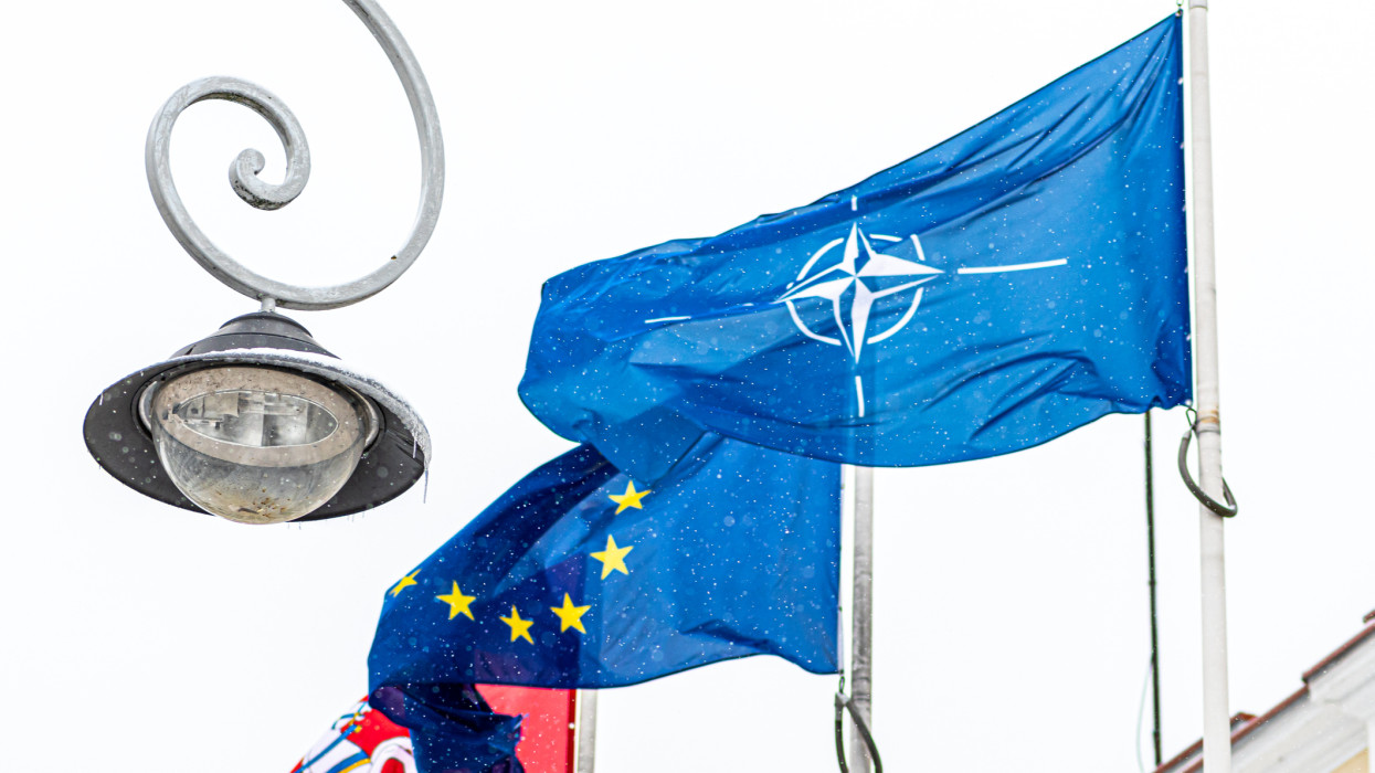 Soha nem volt ekkora törés az USA és Európa között - állítja egy volt EUvezető