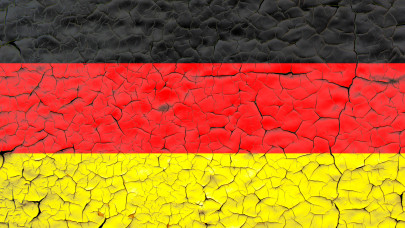 Összeomlás fenyegeti az EU egyik legnagyobb gazdaságát: Magyarországra is kemény csapás várhat