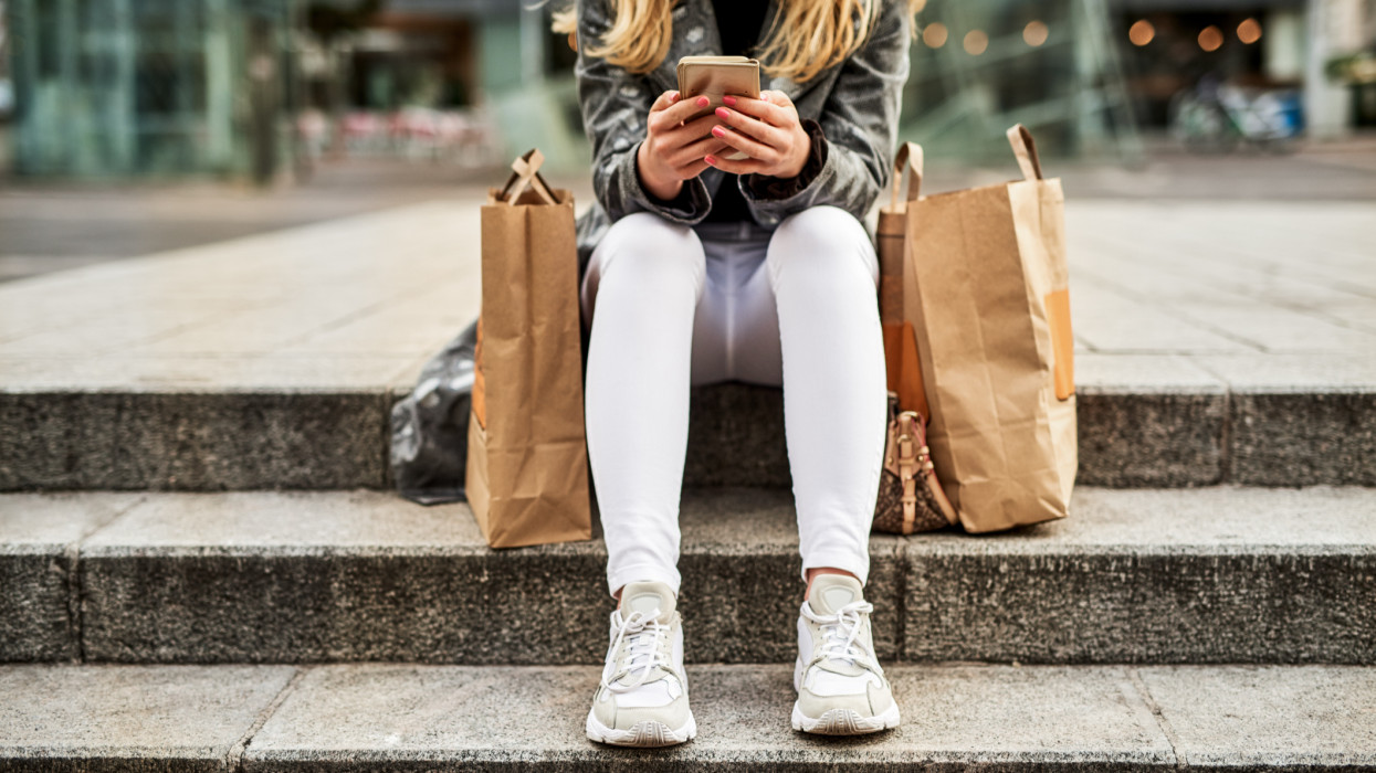 Sorra zárnak be a magyarok kedvenc üzletei: nagy láncok is kivonulhatnak az országból