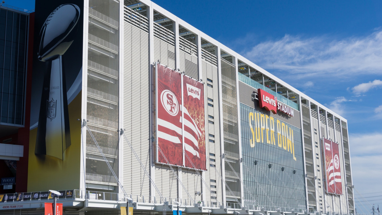 NFL Super Bowl 2026: itt a kezdés időpontja, a fellépők és a résztvevő csapatok - hol nézheted az NFL döntőjét?