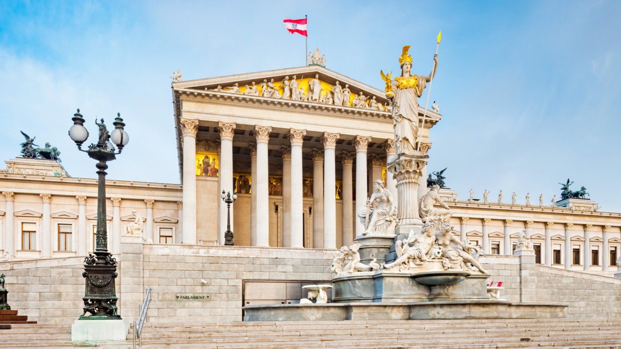 Komoly szigorítást hoztak Ausztriában: szedheti a sátorfáját rengeteg kivándorló magyar, ha ezt nem teljesítik