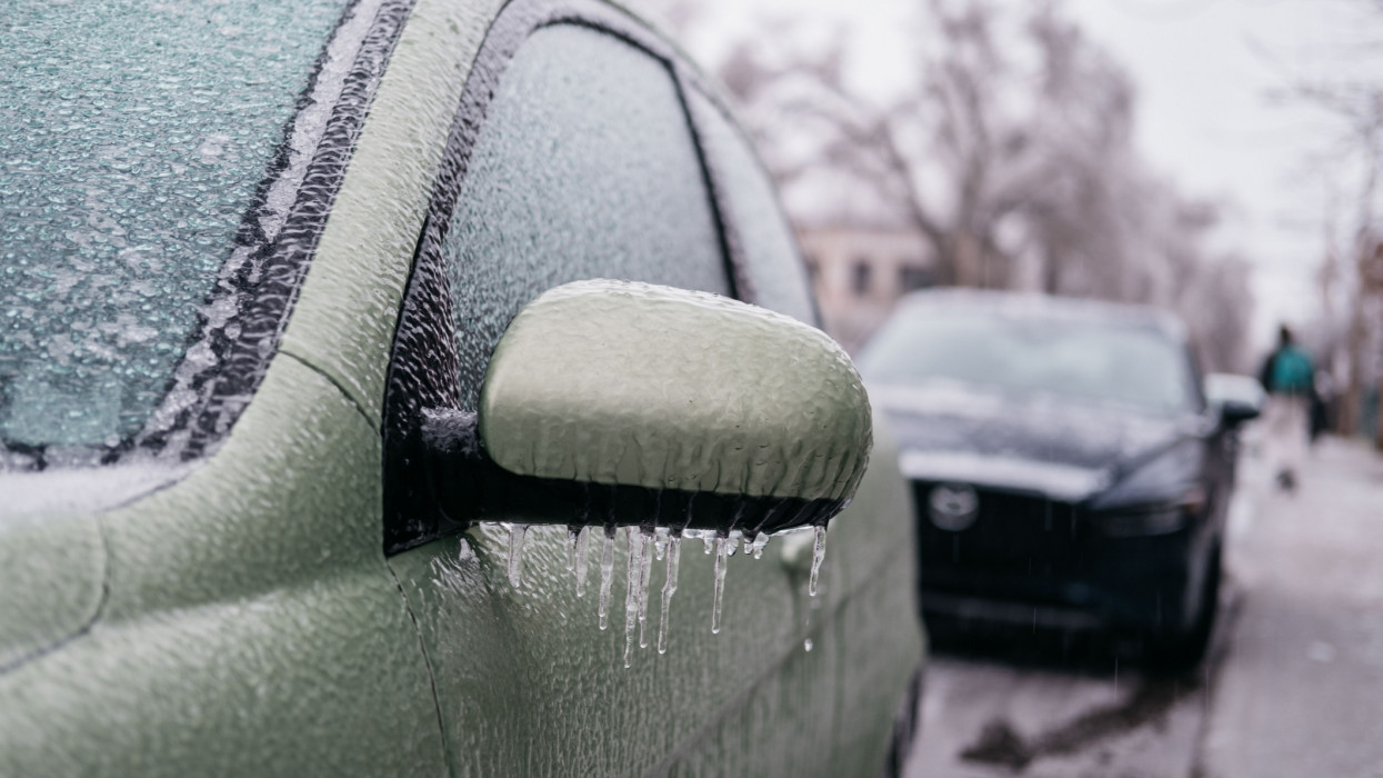 Döbbenetes káoszra ébredt Pécs: keresztül-kasul állnak a buszok, több járat elesett