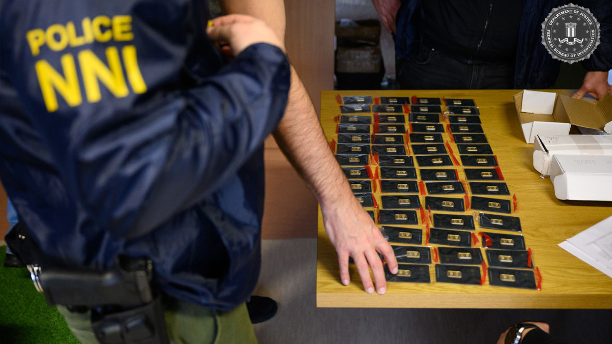Az FBI segítségével buktak le a magyar csalók: irdatlan mennyiségű hamis arannyal bizniszeltek + Videó
