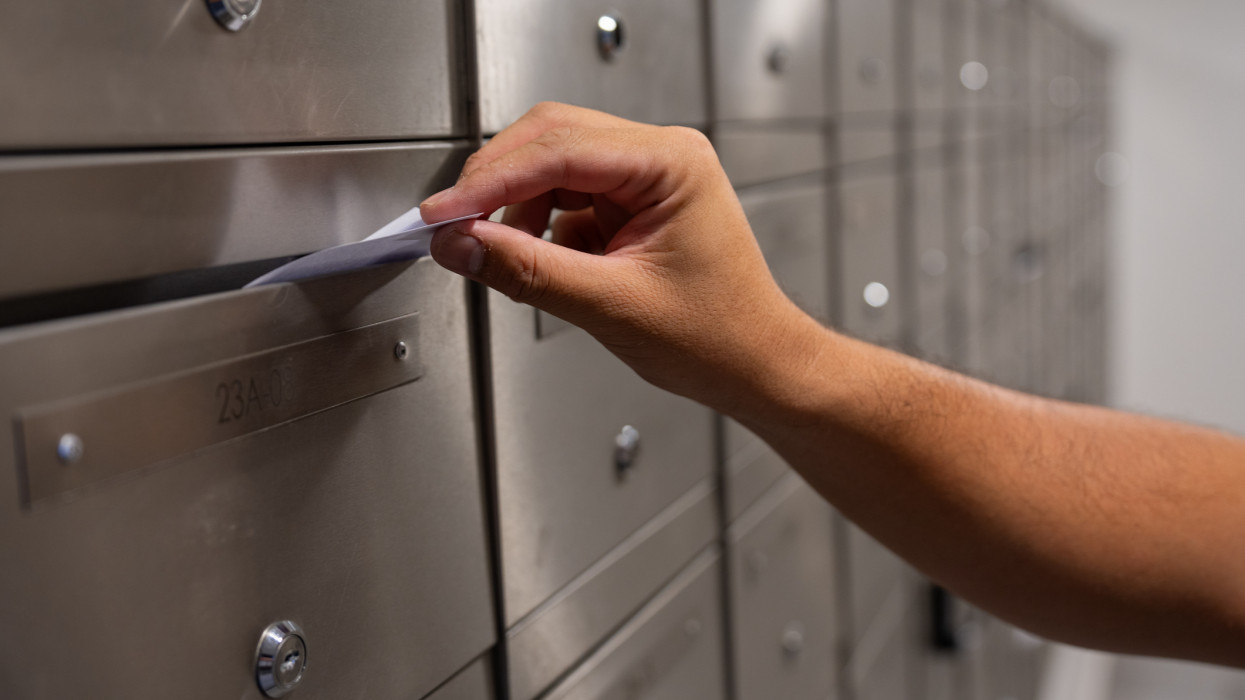 Fontos levelet kap minden magyar : mától nagyon figyled a postaládádat