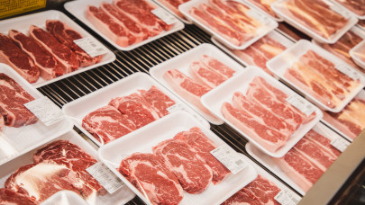 Olyan dolog történt a marhahús árával, amilyet rég nem láttunk: ezért lett luxus sokak kedvenc rostélyosa, már csak a gazdagok engedhetik meg maguknak