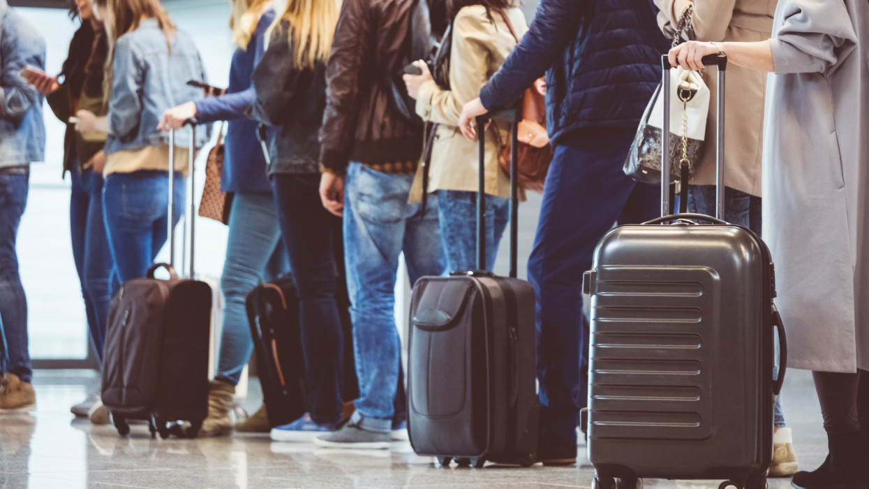 Két lengyel repülőteret is bezártak az Ukrajnát ért orosz csapások miatt