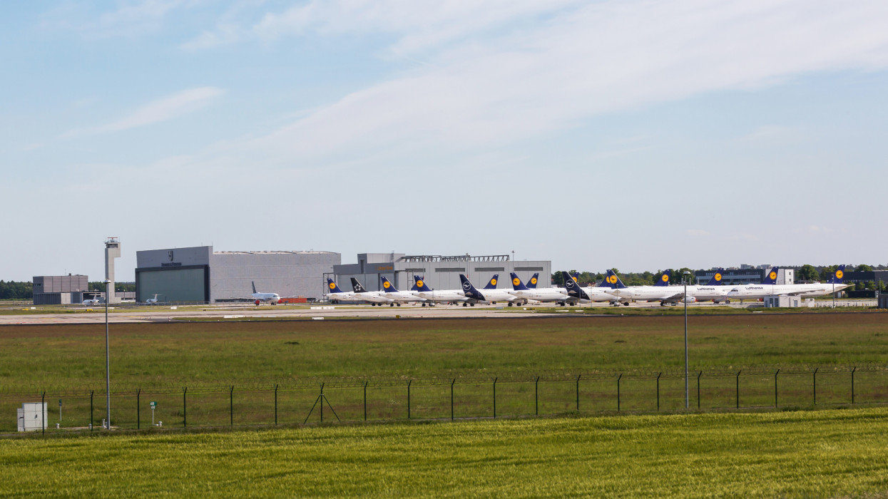 Csütörtökre sztrájkot hirdettek egy légitársaság: brutál késésekre kell számítani