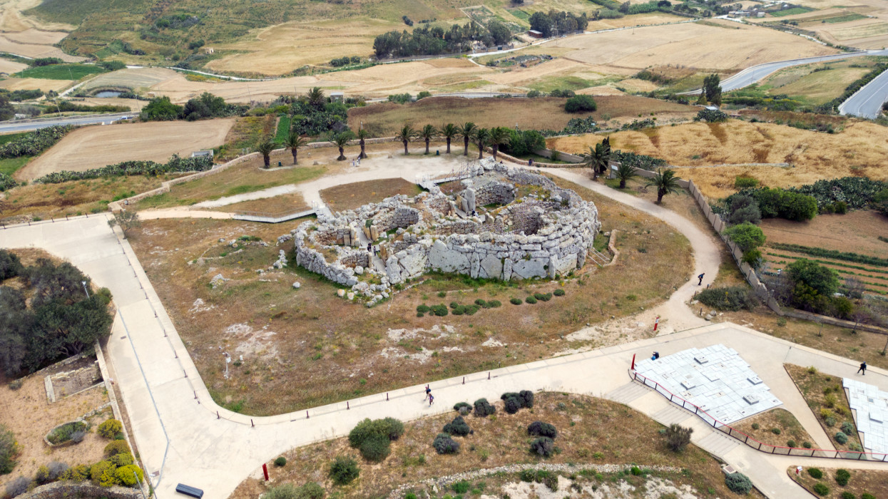 Hírünk a világban: magyar turista rongált meg egy 5000 éves templomot Máltán, börtönbüntetés lehet a vége
