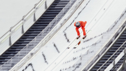 Elképesztő, mit kap az olimpián hibázó fiatal síugró: sorompóba állt a szövetség, nem tűrik a bántalmazásokat