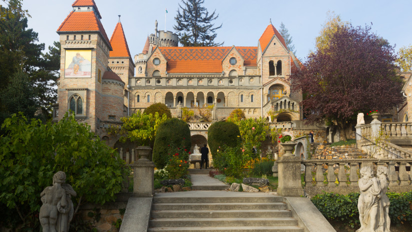 Messze van Velence? Íme 8 magyar Valentin-napi csodahely, ahol minden a szerelemről szól