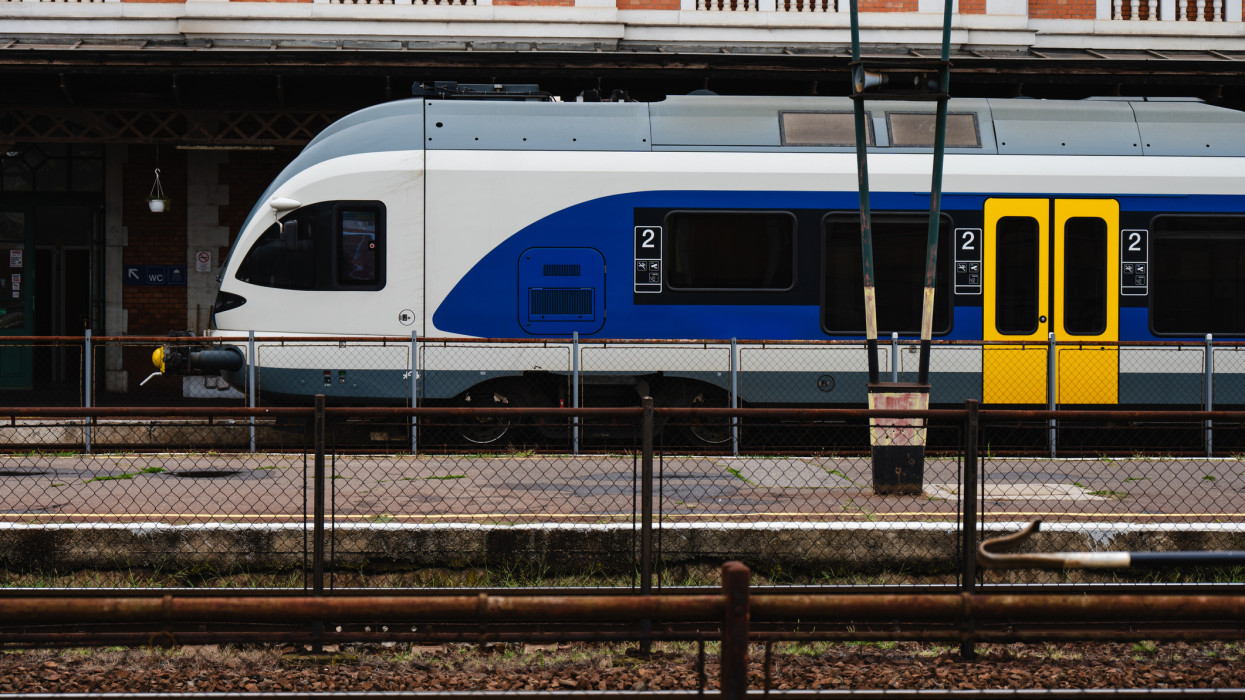 Így döntötte romba a MÁV-vonalait a vasárnapi gigavihar: késésekre, hosszú eljutási időre számíthatnak az utasok