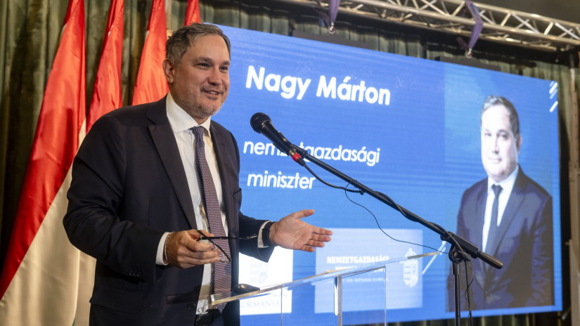 Eltűnik Nagy Márton: végleg visszavonul a miniszter, már a Facebook-oldalát is törölte