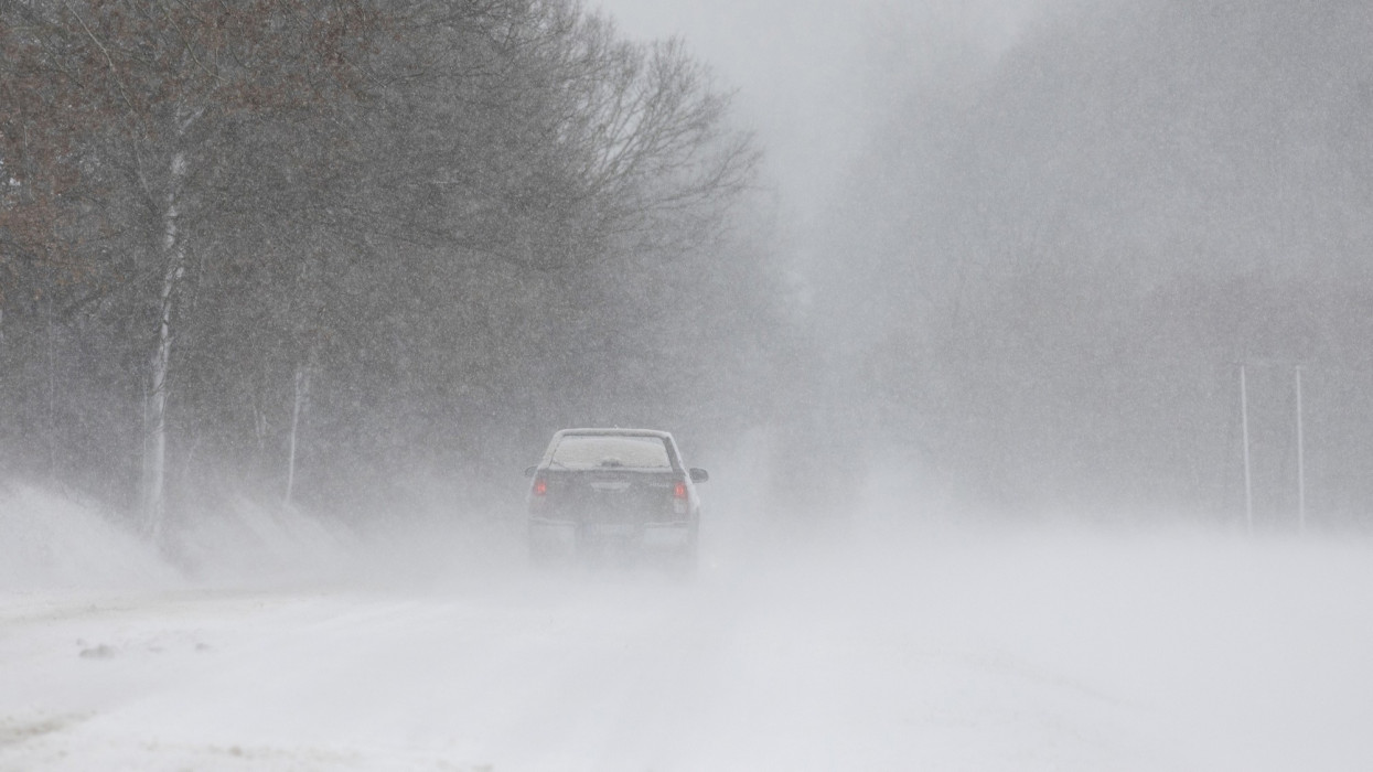Megsemmisült egy teljes térség villamoshálózata Nyugat-Magyarországon: még jó ideig akadozni fog az áramszolgáltatás