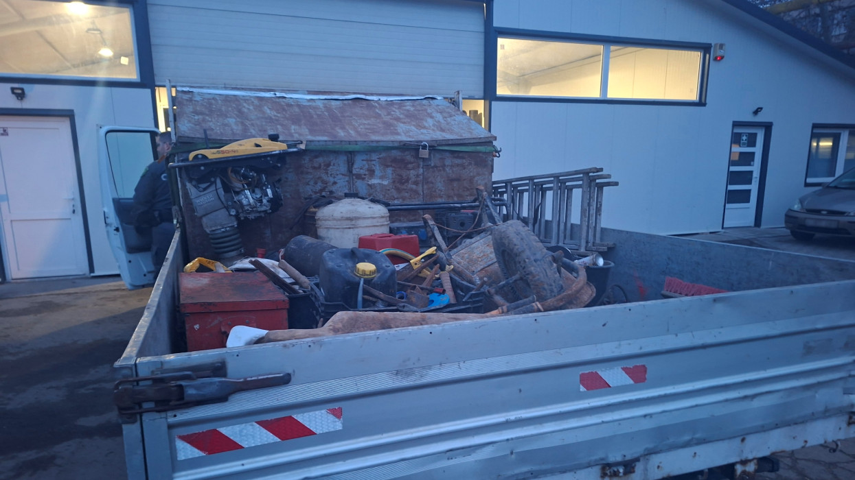 Elképesztő sztorikkal állt elő a lebukott kamionos: ezt hogy bírták ki a NAV-ellenőrök röhögés nélkül?!