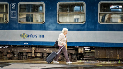 Rengeteg magyarnak jár ez a nyugdíjas utalvány: hamarosan hozza a postás, így lehet sokat spórolni vele