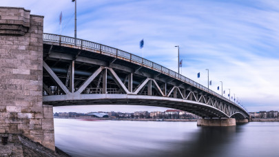 Elindulhat a Petőfi híd felújítása: a munkagépek ekkor jelenhetnek meg