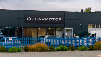 Újabb kínai autómárka tarolhatja le Európát: már itthon is eladtak 40 ilyen kocsit, de nem állnak meg ennyinél