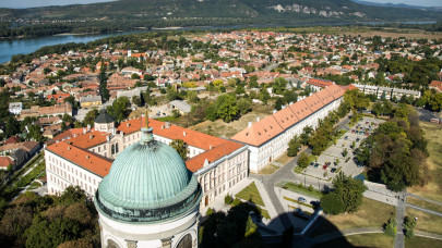 Mégsem lesz fizetős a 18 milliárdból felújított esztergomi bazilika