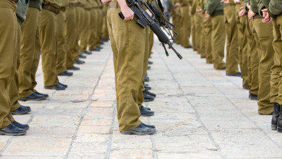 Hát elkezdődött: több százezren kaptak sorkatonai behívót, már ma indul a kikpézés