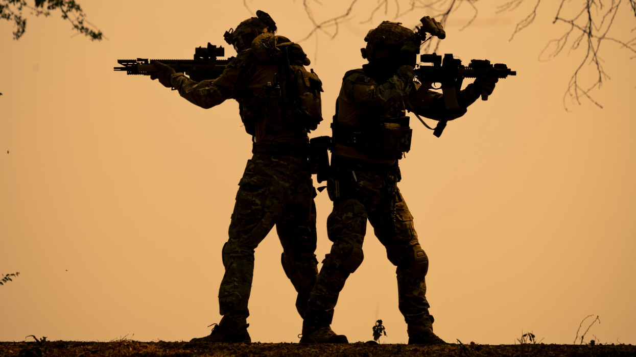 Leesik az állad, milyen összegek repkednek havonta: ennyi a tartalékos katonák fizetése ma Magyarországon