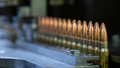 Ők a háborúk igazi vámszedői: elképesztő pénzeket kaszálnak ezek a cégek, van mit a tejbe aprítaniuk