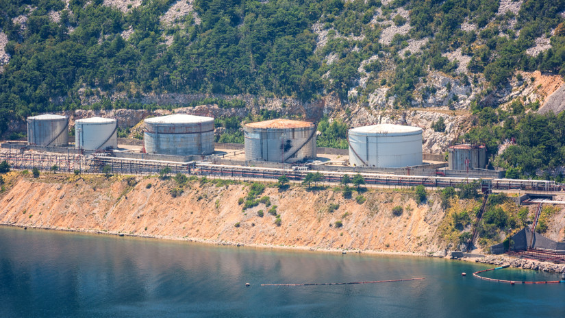 Brutálisan kilőtt az olaj ára az amerikai támadás után: vége lehet az eddigi jó világnak, mindenki megfizeti az árát