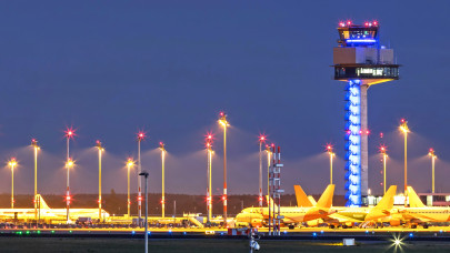 Teljesen megbénul az egyik legforgalmasabb európai repülőtér: több tízezer utas rekedhet a földön