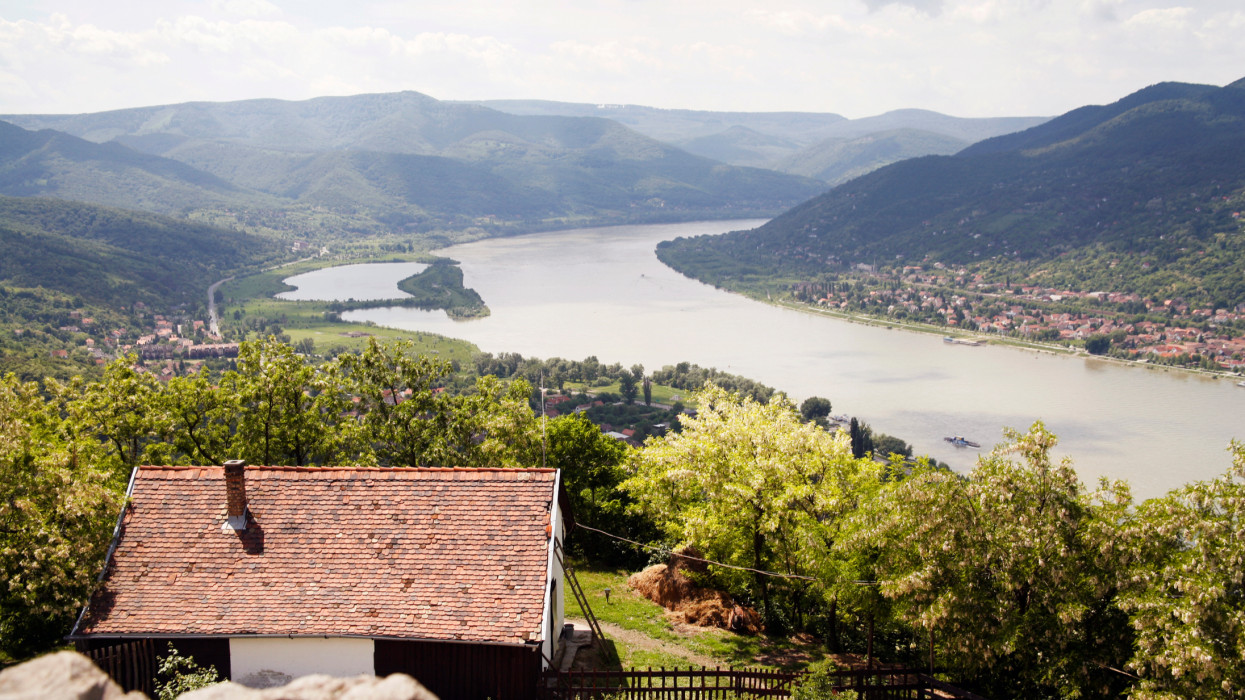 150 éves házból varázsolt csodát a legendás magyar színésznő: vidéki ékszerdobozban találta meg újra a boldogságát