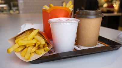 Kiderült, mit kevernek a McDonalds sültkrumpliba Amerikában: a magyarországi változatból ez teljesen hiányzik