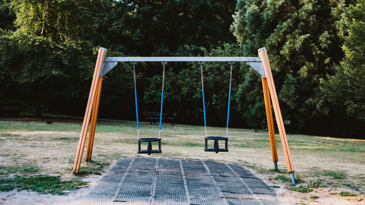 Lakat került a veszélyes játékokra: elképesztő, mi derült ki a hazai játszóterekről