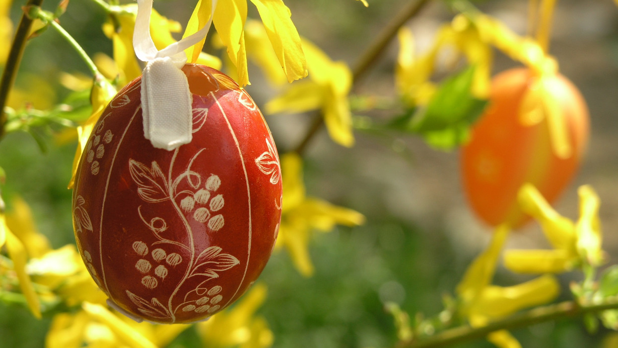 Mit ünneplünk húsvétkor? A húsvét keresztény hagyományai, népszokásai, eredete és története