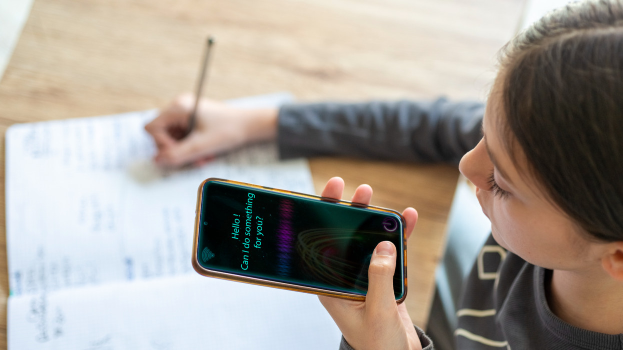 Sok szülő vállat von, ha arról van szó, hogyan használja a gyereke ezt a dolgot: most kiderült, óriási hibát követnek el!