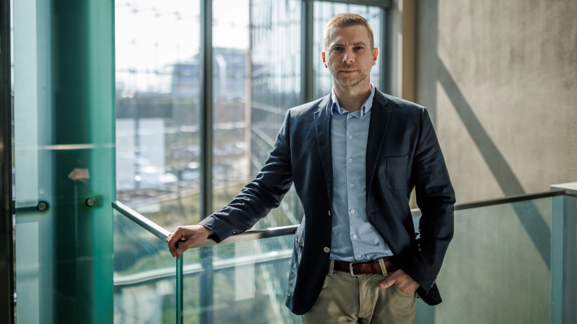 Azok járhatnak most nagyon jól, akiknek ilyen végzettsége van: szó szerint kapkodnak értük a cégek, jó pénzt fizetnek