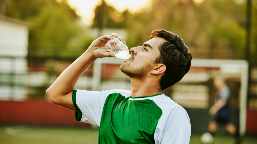 Vakarhatja a fejét a FIFA és a rendezők a vébé előtt: erre rámehetnek a játékosok, szurkolók is, hogy oldják meg?