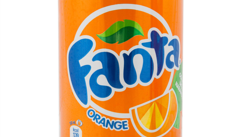 Tovább dagad a magyar Fanta-botrány: már négyszer kevesebb benne a gyümölcs, mint az olaszban - tényleg ezzel itatják itt az embereket?