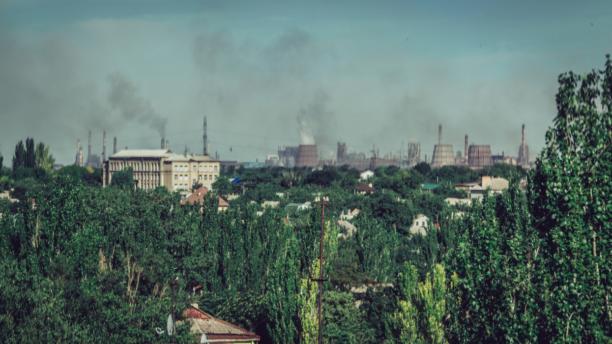 Vészhelyzet Európa legnagyobb atomerőművében: elvesztette a fő áramellátását, egyetlen vezetéken lóg a biztonság