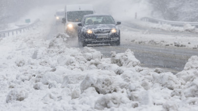 Itt az előrejelzés, brutális havazás rondíthat bele a húsvétba: nagyon megjárta, aki már lecserélte a téligumit az autóról