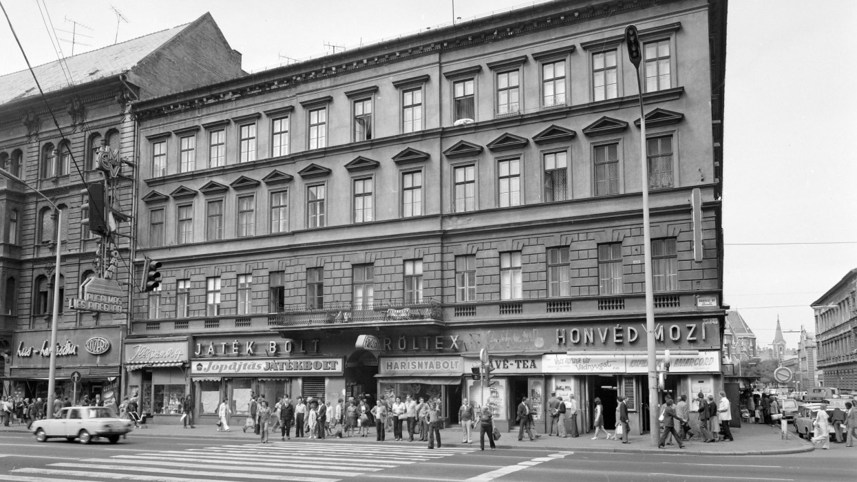 Eladósorba került a legendás pesti mozi, 1901 óta működött: elképesztő, mennyit kérnek érte