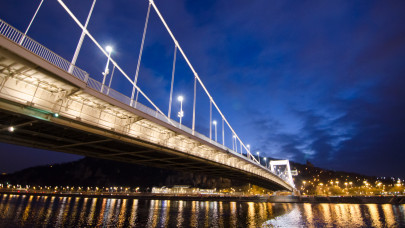 Elindult a program: ezen a budapesti hídon kell a hétvégén nagyon vigyázni