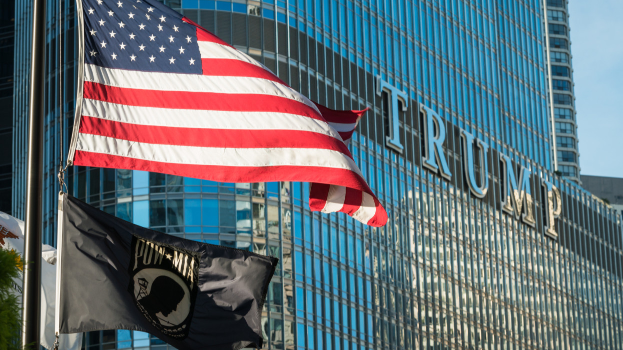 Vészesen ketyeg az óra: Donald Trump pusztító lépésre készül, ha órákon belül nem enged a közel-keleti állam