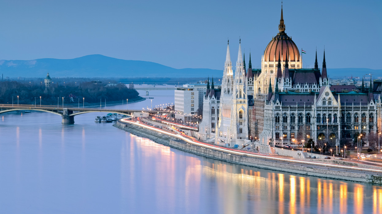 Kezd bezuhanni az EU támogatottsága a magyarok körében: ennyien szavaznának most vasárnap a Huxitra